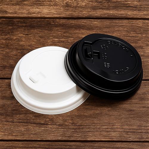 Plastic sipper lid 